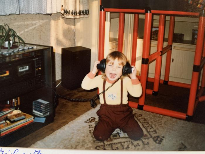 Girl from the eighties with headphones