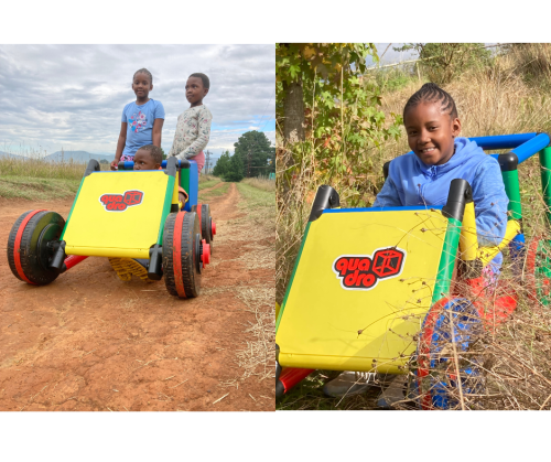 Des enfants sur un véhicule QUADRO