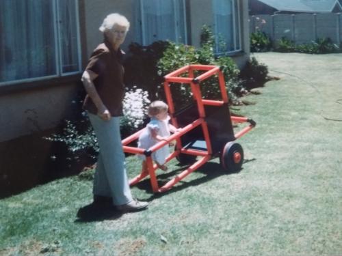 Grand-mère avec sa petite-fille